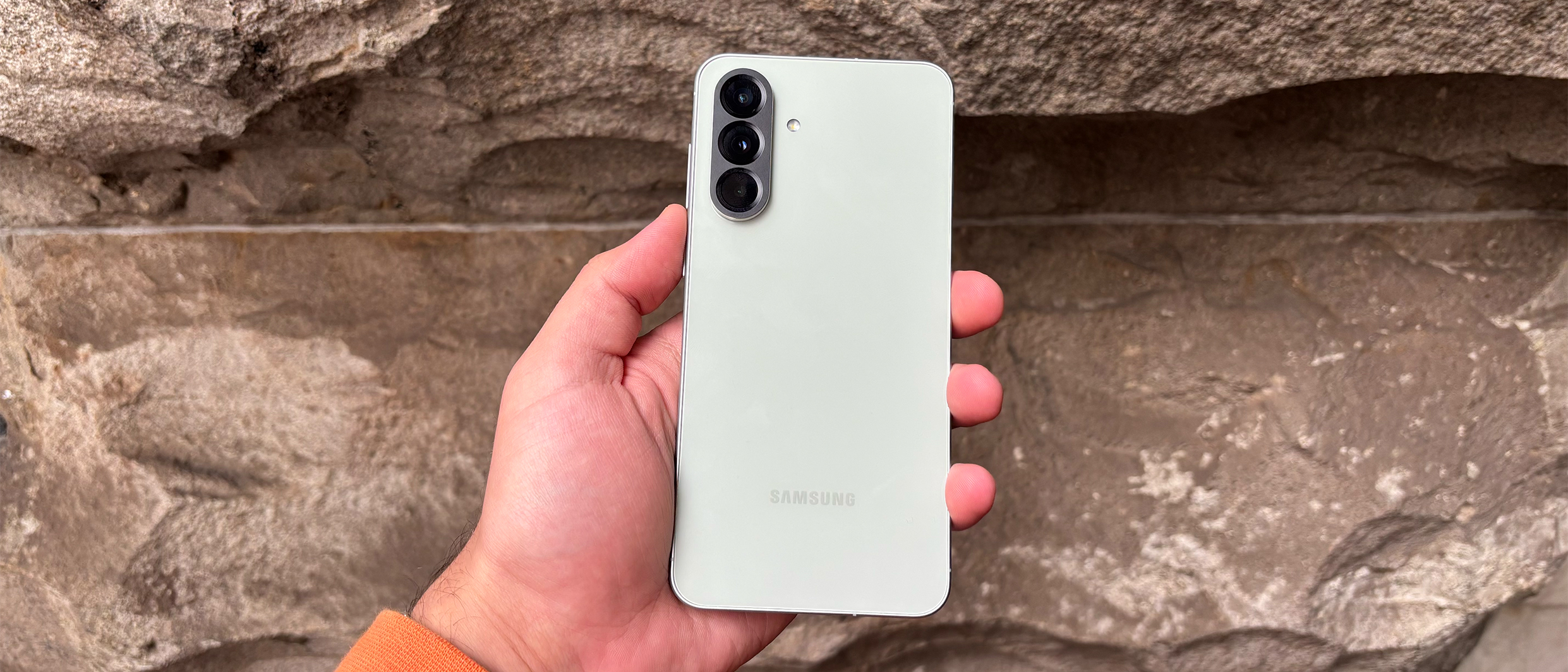 گوشی موبایل سامسونگ مدل Galaxy A56 5G دو سیم کارت ظرفیت 128 گیگابایت و رم 8 گیگابایت