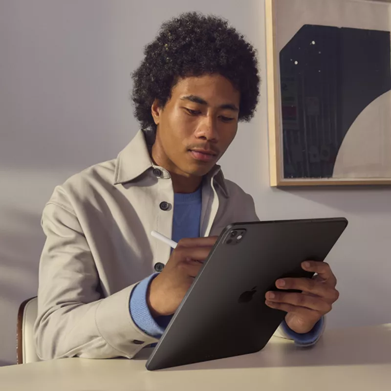 MHT-IPAD-353|apple-ipad-pro-13-inch-m5-spaceblack-e.webp
