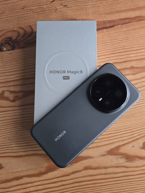 گوشی موبایل آنر مدل HONOR Magic8 Pro دو سیم کارت ظرفیت 1 ترابایت و رم 16 گیگابایت